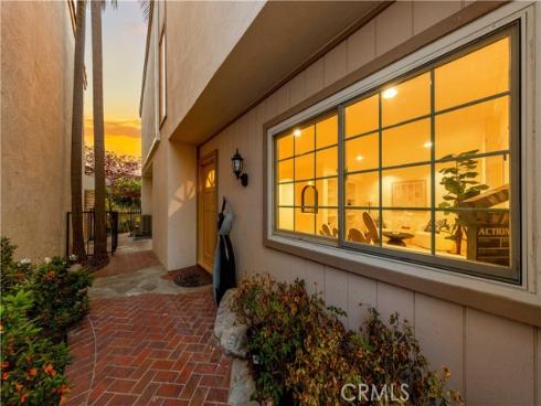 54  Willow Tree  , Irvine, CA