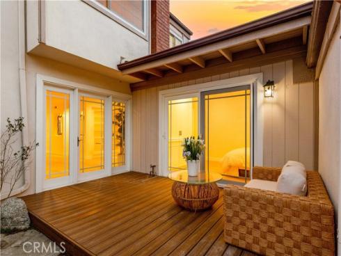 54  Willow Tree  , Irvine, CA