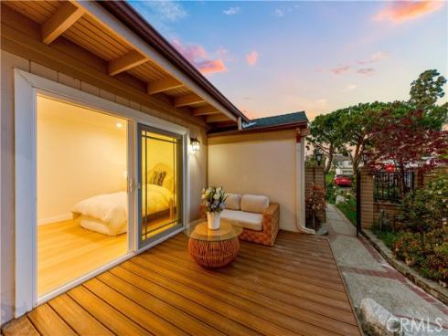 54  Willow Tree  , Irvine, CA