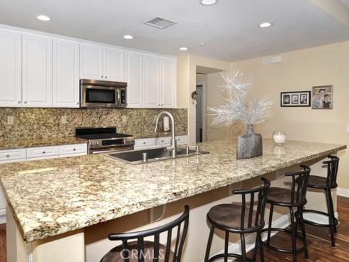 135  Pathway  , Irvine, CA