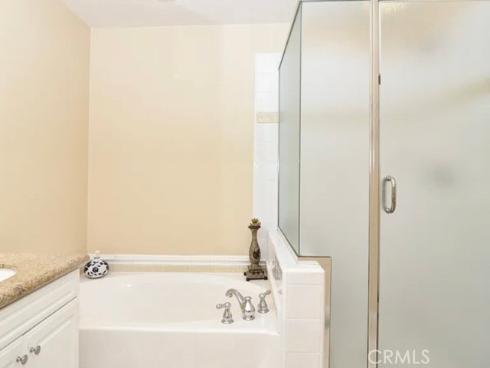 135  Pathway  , Irvine, CA