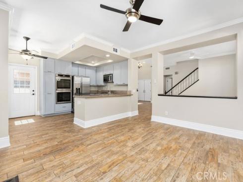 6  Aprilla  , Irvine, CA