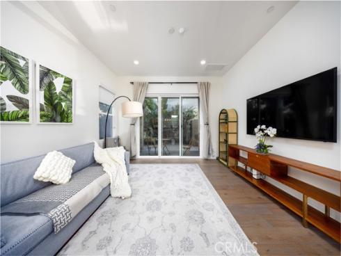 109  Newall  , Irvine, CA