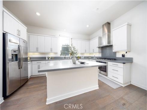 109  Newall  , Irvine, CA