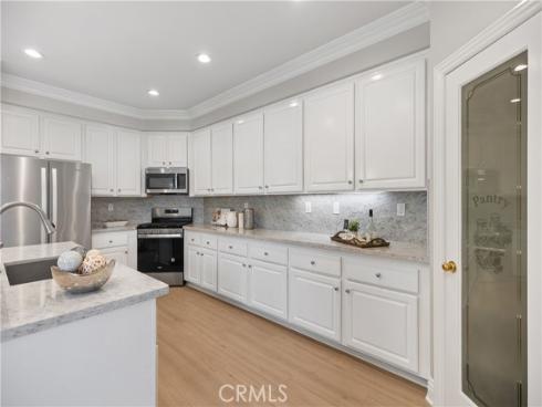 22  Apple Valley  , Irvine, CA