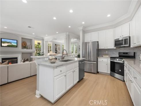 22  Apple Valley  , Irvine, CA