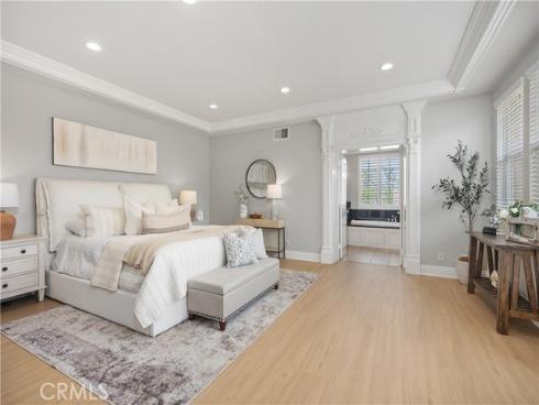 22  Apple Valley  , Irvine, CA