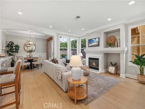 22  Apple Valley  , Irvine, CA