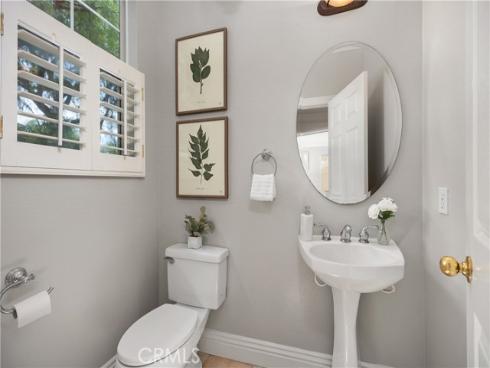 22  Apple Valley  , Irvine, CA