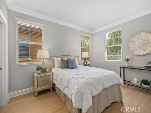 22  Apple Valley  , Irvine, CA