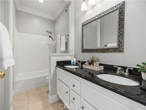 22  Apple Valley  , Irvine, CA