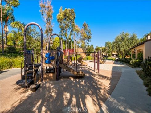 22  Apple Valley  , Irvine, CA