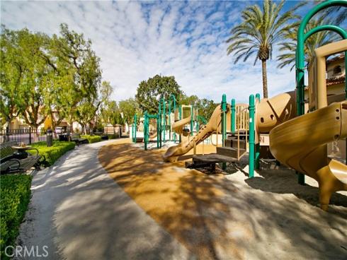 22  Apple Valley  , Irvine, CA