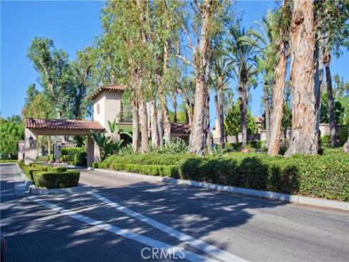 22  Apple Valley  , Irvine, CA