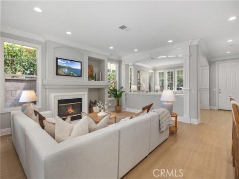 22  Apple Valley  , Irvine, CA