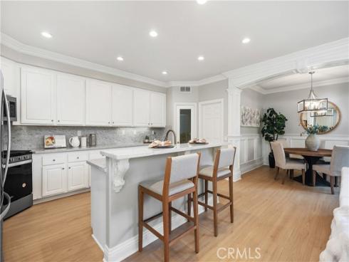 22  Apple Valley  , Irvine, CA