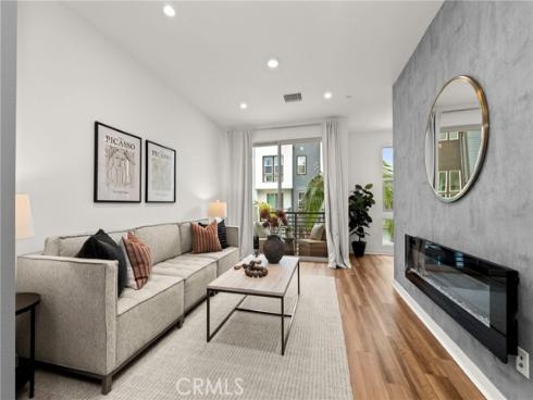 210  Placemark  , Irvine, CA