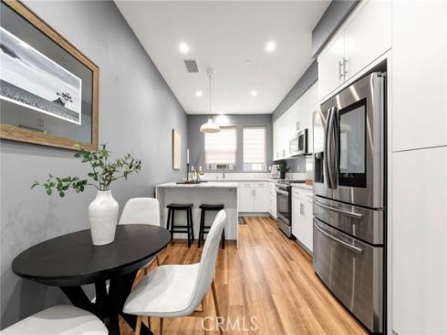 210  Placemark  , Irvine, CA