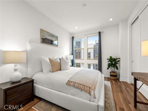 210  Placemark  , Irvine, CA