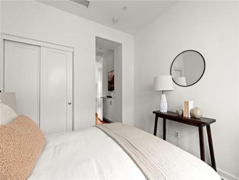 210  Placemark  , Irvine, CA