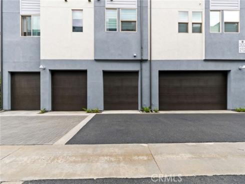 210  Placemark  , Irvine, CA