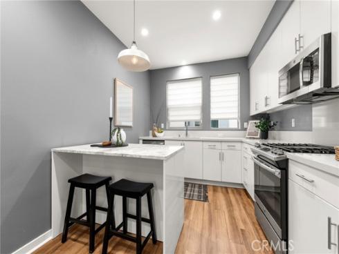 210  Placemark  , Irvine, CA