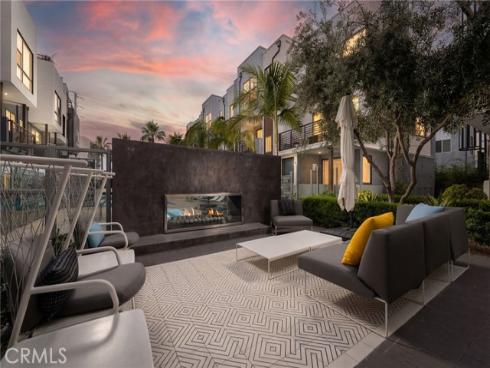 210  Placemark  , Irvine, CA