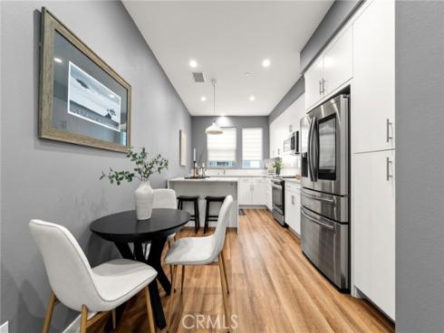 210  Placemark  , Irvine, CA