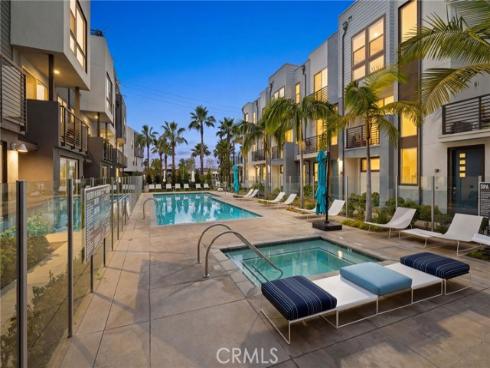 210  Placemark  , Irvine, CA