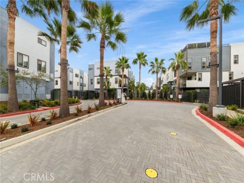 210  Placemark  , Irvine, CA