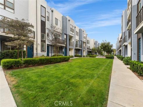 210  Placemark  , Irvine, CA