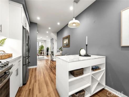 210  Placemark  , Irvine, CA