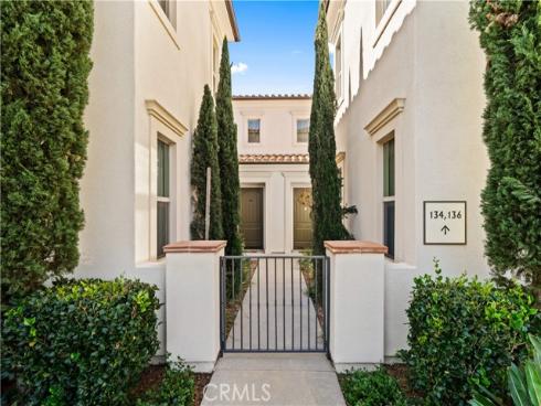 134  Canvas  , Irvine, CA