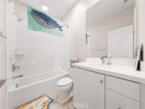 134  Canvas  , Irvine, CA