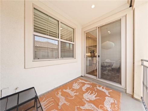 134  Canvas  , Irvine, CA