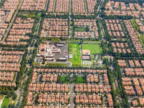 134  Canvas  , Irvine, CA