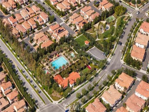 134  Canvas  , Irvine, CA