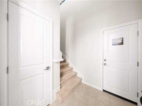 134  Canvas  , Irvine, CA