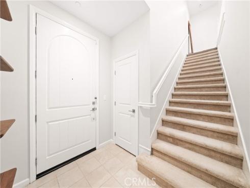 134  Canvas  , Irvine, CA