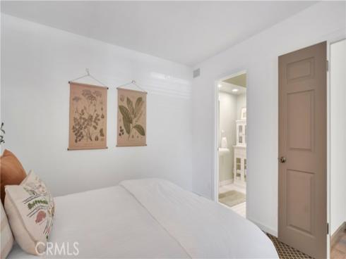 65  Pinewood  33 , Irvine, CA