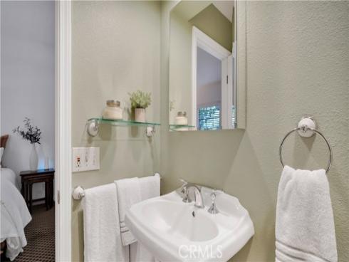 65  Pinewood  33 , Irvine, CA