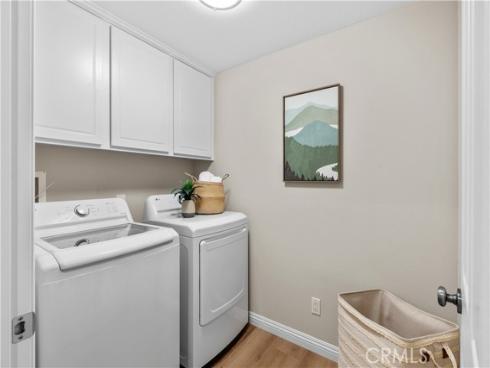 147  Lockford  , Irvine, CA