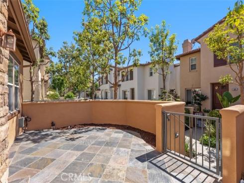 44  Sapphire #106  , Irvine, CA