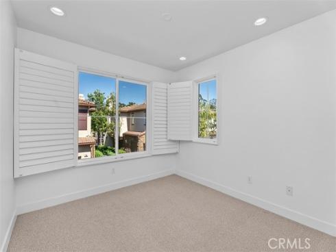 44  Sapphire #106  , Irvine, CA