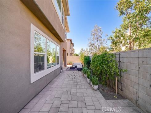 79  Pelican  , Irvine, CA