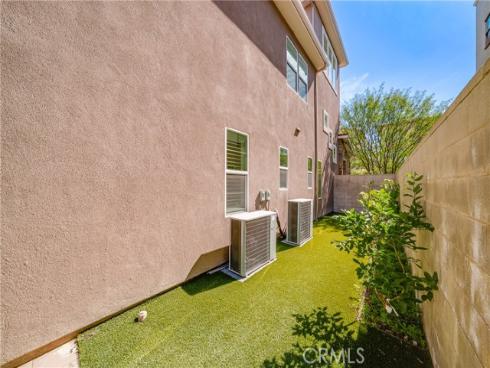 79  Pelican  , Irvine, CA