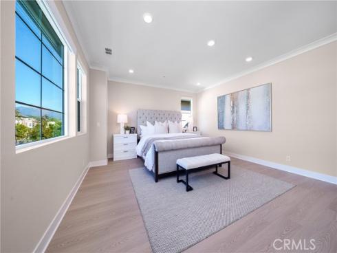 79  Pelican  , Irvine, CA