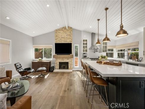 10  Petersburg  , Irvine, CA