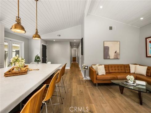 10  Petersburg  , Irvine, CA