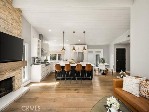 10  Petersburg  , Irvine, CA